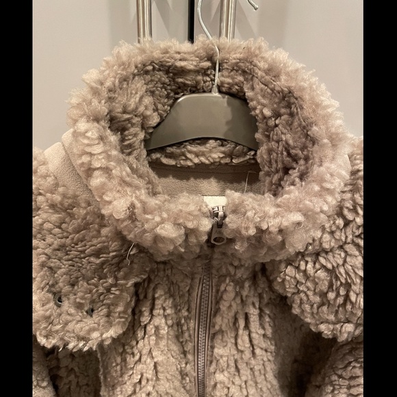 Abercrombie and fitch faux fur jacket - Picture 4 of 4